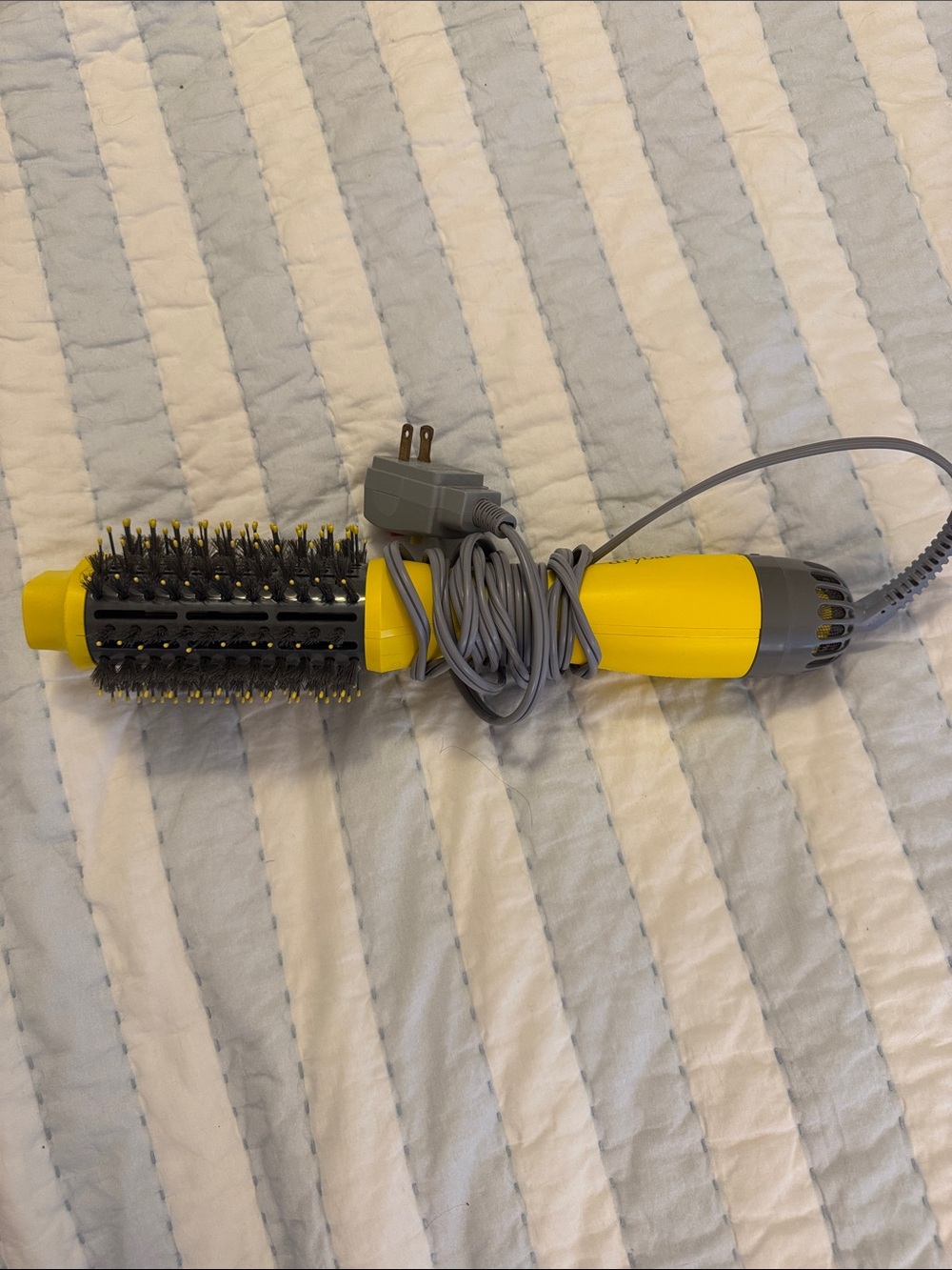 Drybar The Double Shot Oval Blow-Dryer Brush